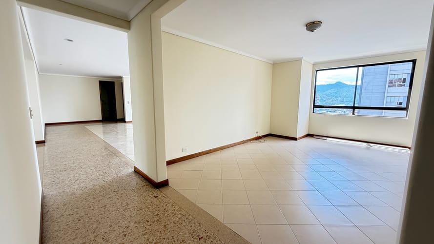 Apartamento de 4 alcobas en venta en El Poblado, Medellín, 229 m² · foto 11 de 23