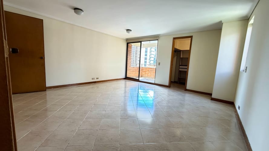 Apartamento de 4 alcobas en venta en El Poblado, Medellín, 229 m² · foto 17 de 23