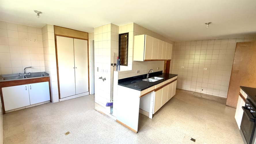 Apartamento de 4 alcobas en venta en El Poblado, Medellín, 229 m² · foto 10 de 23