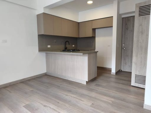 Apartamento de 2 alcobas en arriendo en Ciudad Del Río, Medellín, 67 m² · foto 2 de 15