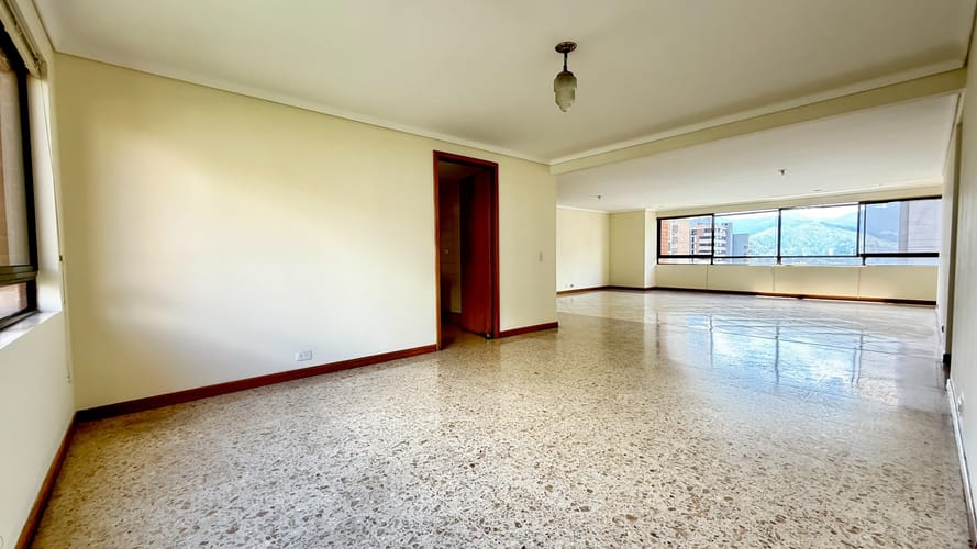 Apartamento de 4 alcobas en venta en El Poblado, Medellín, 229 m² · foto 7 de 23