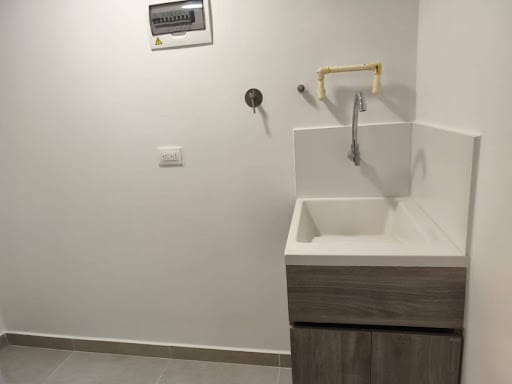 Apartamento de 2 alcobas en arriendo en Ciudad Del Río, Medellín, 67 m² · foto 4 de 15