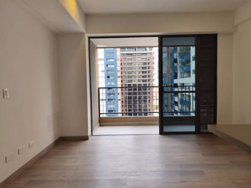 Apartamento de 2 alcobas en arriendo en Ciudad Del Río, Medellín, 67 m² · foto 5 de 15