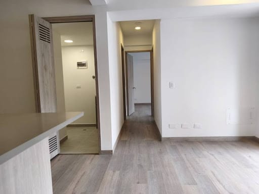 Apartamento de 2 alcobas en arriendo en Ciudad Del Río, Medellín, 67 m² · foto 7 de 15