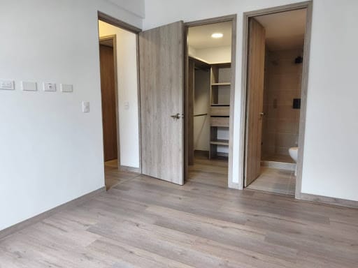 Apartamento de 2 alcobas en arriendo en Ciudad Del Río, Medellín, 67 m² · foto 9 de 15