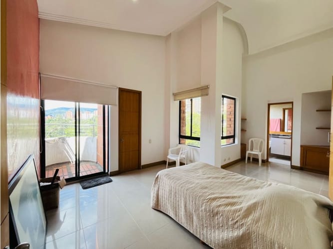 Apartamento de 5 alcobas en venta en El Diamante No. 2, Medellín, 314 m² · foto 23 de 24