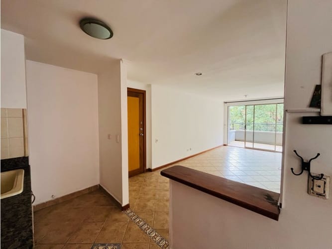 Apartamento de 3 alcobas en arriendo en Las Lomas, Medellín, 75 m² · foto 11 de 15