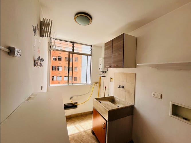 Apartamento de 3 alcobas en arriendo en Las Lomas, Medellín, 75 m² · foto 12 de 15