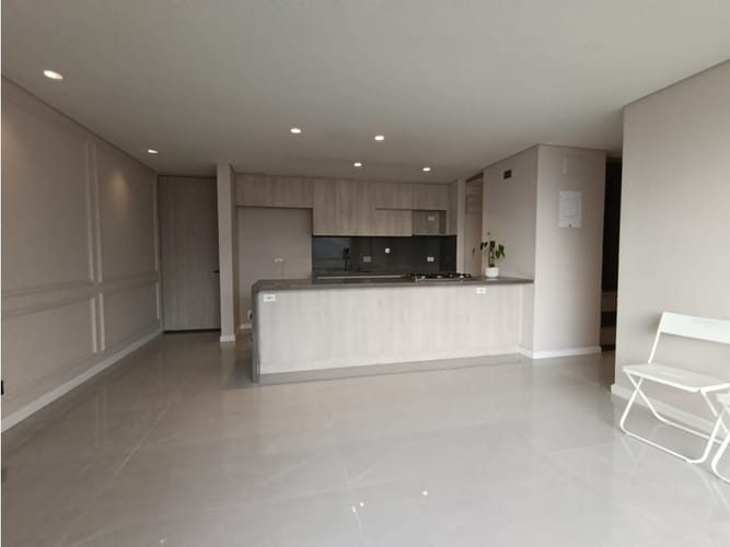 Apartamento de 2 alcobas en venta en Loma De Las Brujas, Envigado, 84 m² · foto 3 de 17