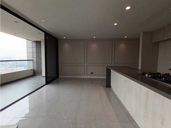 Apartamento de 2 alcobas en venta en Loma De Las Brujas, Envigado, 84 m² · foto 4 de 17