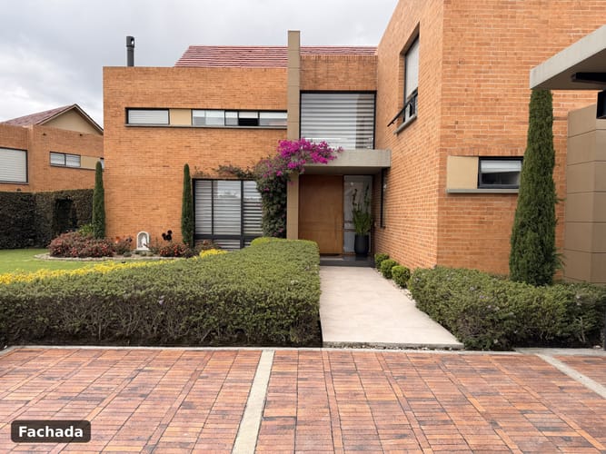 Casa de 3 alcobas en venta en Hacienda Fontanar, Cajicá, 316 m² · foto 2 de 20