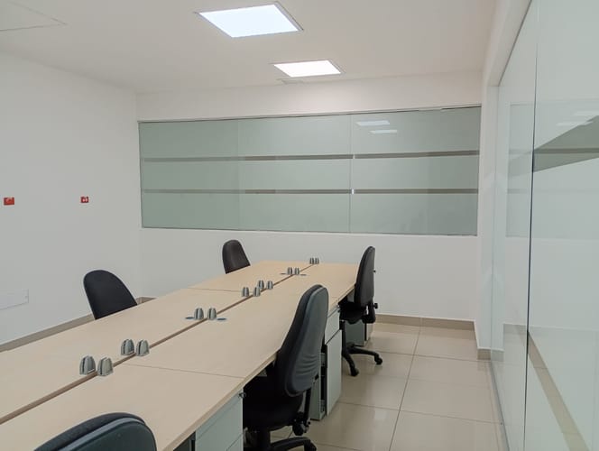 Oficina en venta en El Poblado, Medellín, 40 m² · foto 2 de 6