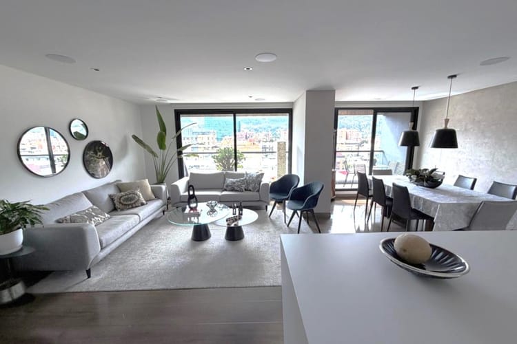 Apartamento de 3 alcobas en venta en Santa Paula, Bogotá, 180 m² · foto 2 de 15