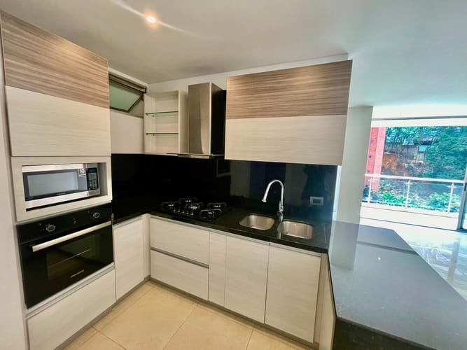 Apartamento de 2 alcobas en arriendo en Santa Teresita, Cali, 110 m² · foto 2 de 24