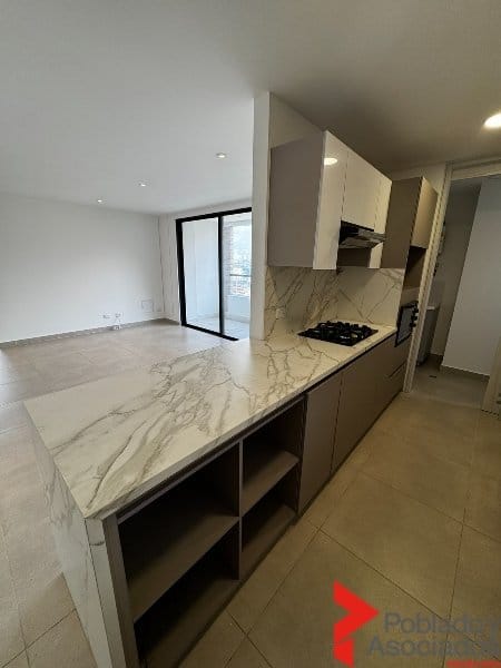 Apartamento de 2 alcobas en arriendo en El Poblado, Medellín · foto 2 de 17
