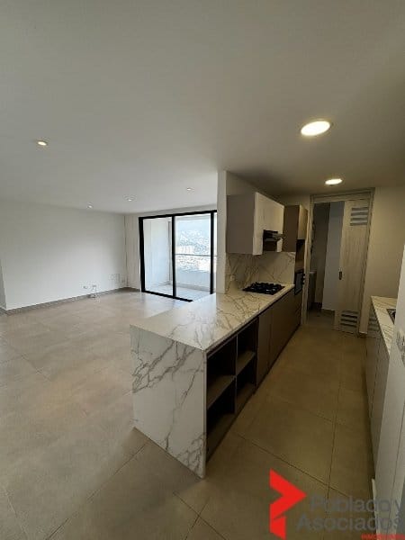 Apartamento de 2 alcobas en arriendo en El Poblado, Medellín · foto 3 de 17