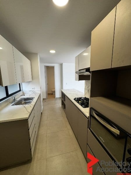 Apartamento de 2 alcobas en arriendo en El Poblado, Medellín · foto 5 de 17