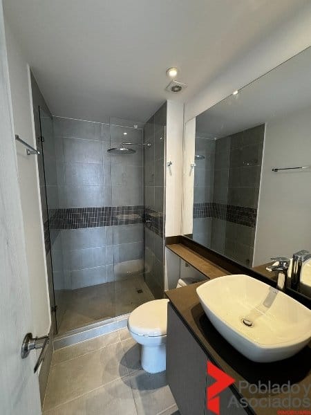 Apartamento de 2 alcobas en arriendo en El Poblado, Medellín · foto 10 de 17