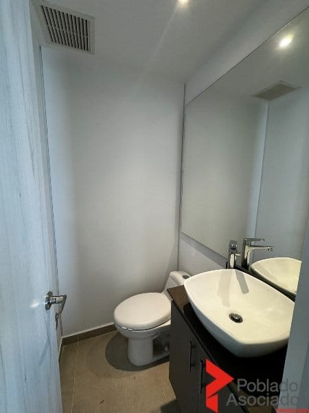 Apartamento de 2 alcobas en arriendo en El Poblado, Medellín · foto 15 de 17
