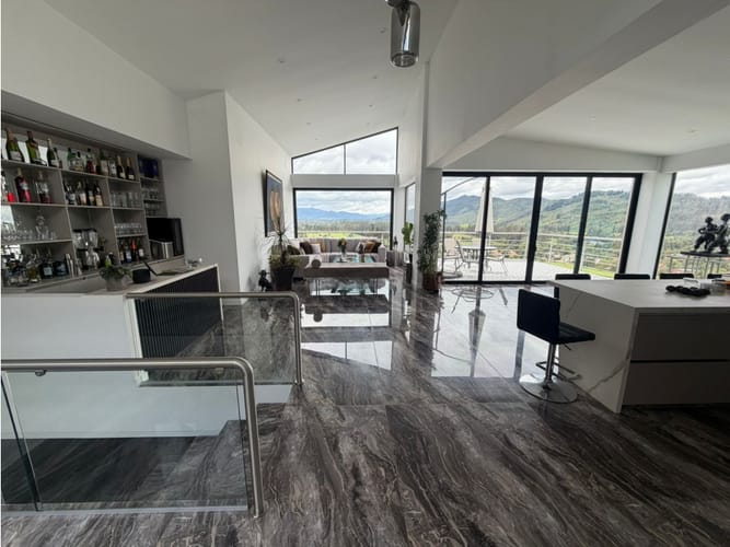 Casa de 4 alcobas en venta en Aposentos, Sopó, 450 m² · foto 3 de 24