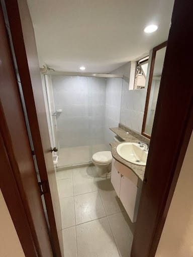 Apartamento de 3 alcobas en arriendo en La Castellana, Medellín, 103 m² · foto 2 de 10