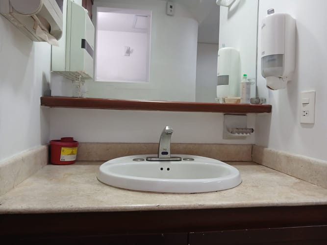 Consultorio en venta en El Poblado, Medellín, 32 m² · foto 5 de 9
