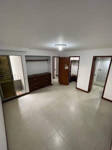 Apartamento de 3 alcobas en arriendo en La Castellana, Medellín, 103 m² · foto 8 de 10