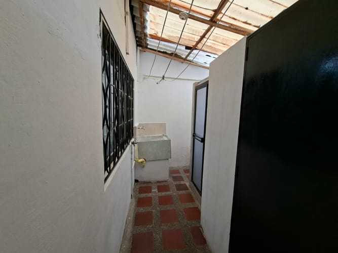 Apartamento de 2 alcobas en arriendo en Campo Valdes No.1, Medellín, 60 m² · foto 8 de 12