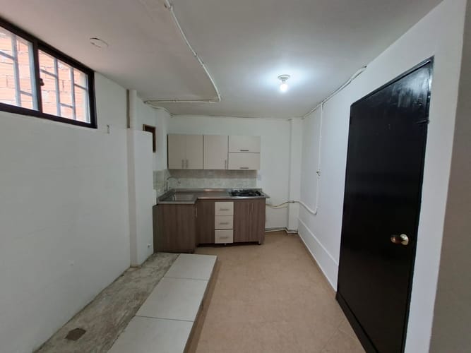 Apartamento de 2 alcobas en arriendo en Campo Valdes No.1, Medellín, 60 m² · foto 4 de 12