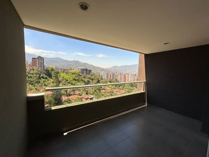 Apartamento de 3 alcobas en arriendo en Loma Benedictinos, Envigado, 156 m² · foto 5 de 24