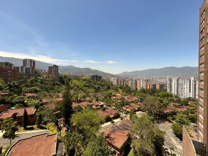 Apartamento de 3 alcobas en arriendo en Loma Benedictinos, Envigado, 156 m² · foto 6 de 24