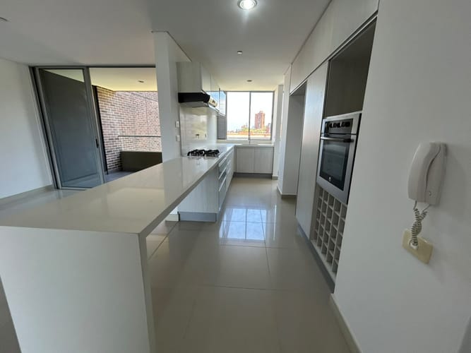 Apartamento de 3 alcobas en arriendo en Loma Benedictinos, Envigado, 156 m² · foto 13 de 24