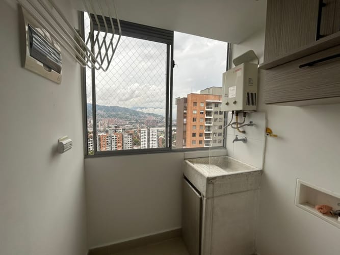 Apartamento de 3 alcobas en arriendo en Señorial, Envigado, 74 m² · foto 4 de 20