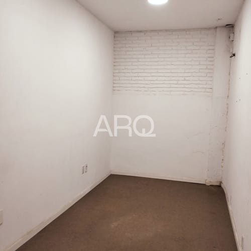 Alquiler de amplio local de 450 m² en Pocitos Nuevo. · Foto 6