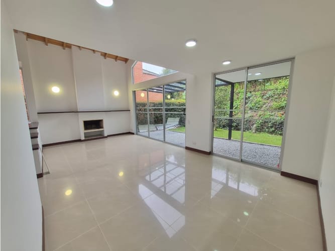 Casa de 5 alcobas en arriendo en Santa Elena, El Retiro, 180 m² · foto 3 de 24