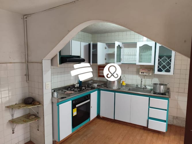 Casa de 7 alcobas en venta en Santa Lucia, Bogotá, 155 m² · foto 3 de 9