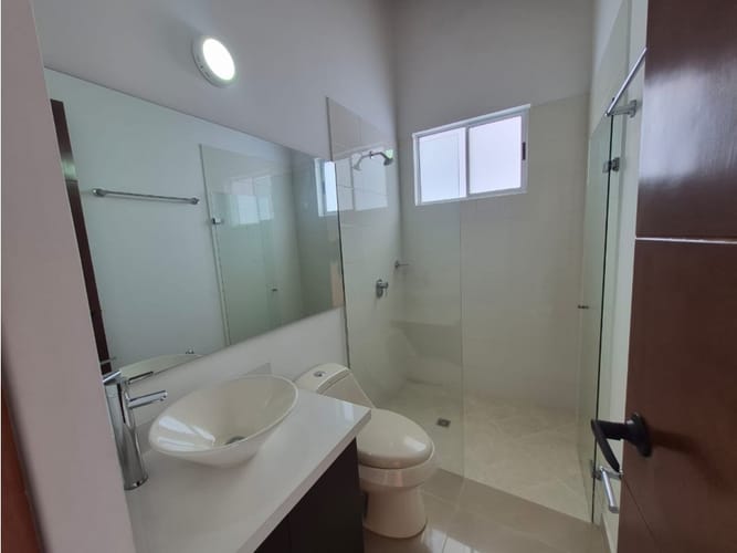 Casa de 5 alcobas en arriendo en Santa Elena, El Retiro, 180 m² · foto 7 de 24