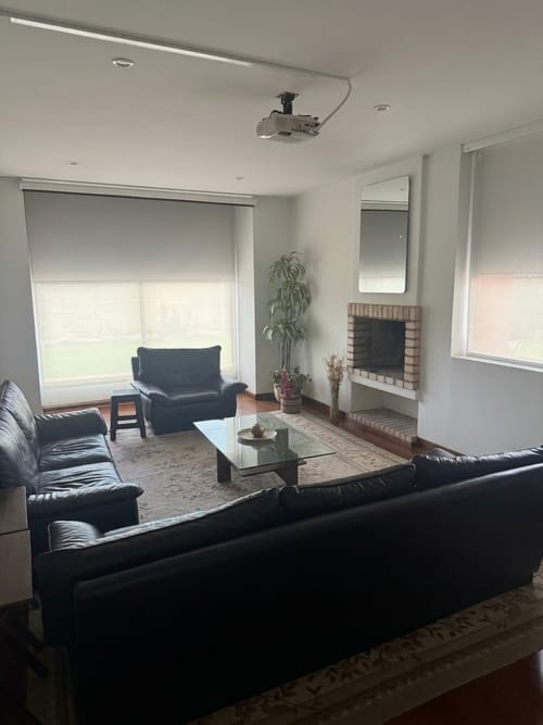 Casa de 5 alcobas en venta en Chuntame, Cajicá, 320 m² · foto 2 de 9