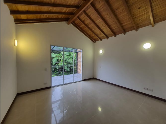 Casa de 5 alcobas en arriendo en Santa Elena, El Retiro, 180 m² · foto 14 de 24
