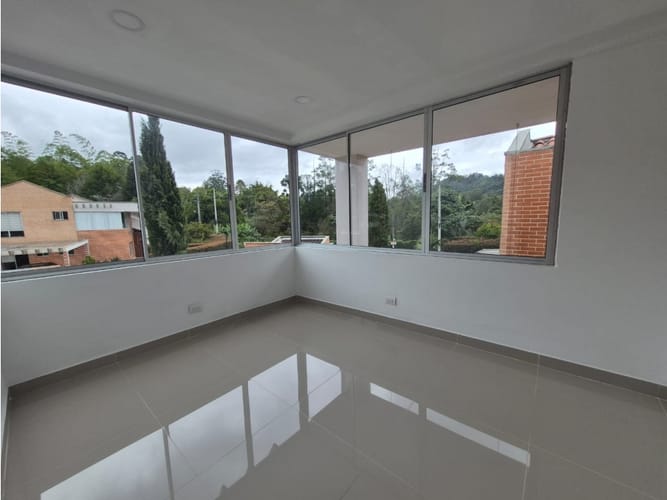 Casa de 5 alcobas en arriendo en Santa Elena, El Retiro, 180 m² · foto 16 de 24