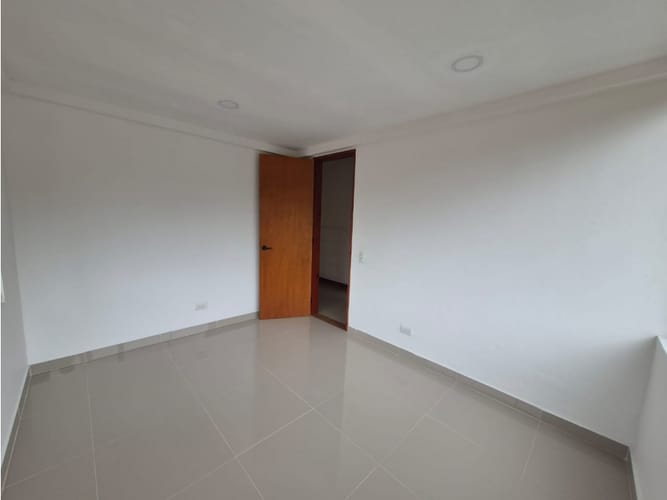 Casa de 5 alcobas en arriendo en Santa Elena, El Retiro, 180 m² · foto 17 de 24