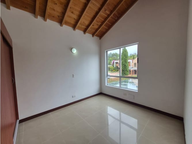 Casa de 5 alcobas en arriendo en Santa Elena, El Retiro, 180 m² · foto 19 de 24