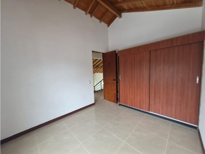 Casa de 5 alcobas en arriendo en Santa Elena, El Retiro, 180 m² · foto 20 de 24