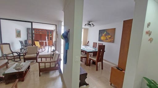 Casa de 4 alcobas en arriendo en Loma De Los Bernal, Medellín, 180 m² · foto 6 de 24