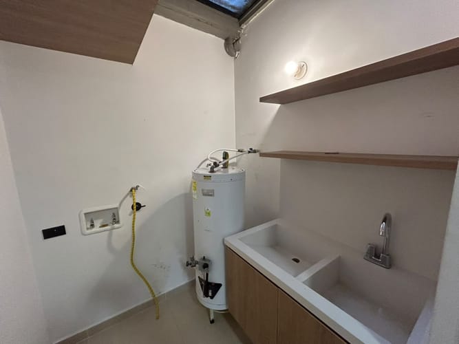 Casa de 3 alcobas en arriendo en San Sebastian, Envigado, 180 m² · foto 11 de 24