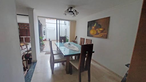 Casa de 4 alcobas en arriendo en Loma De Los Bernal, Medellín, 180 m² · foto 7 de 24