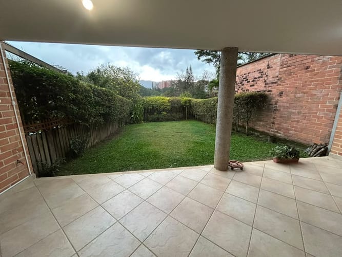 Casa de 3 alcobas en arriendo en San Sebastian, Envigado, 180 m² · foto 12 de 24
