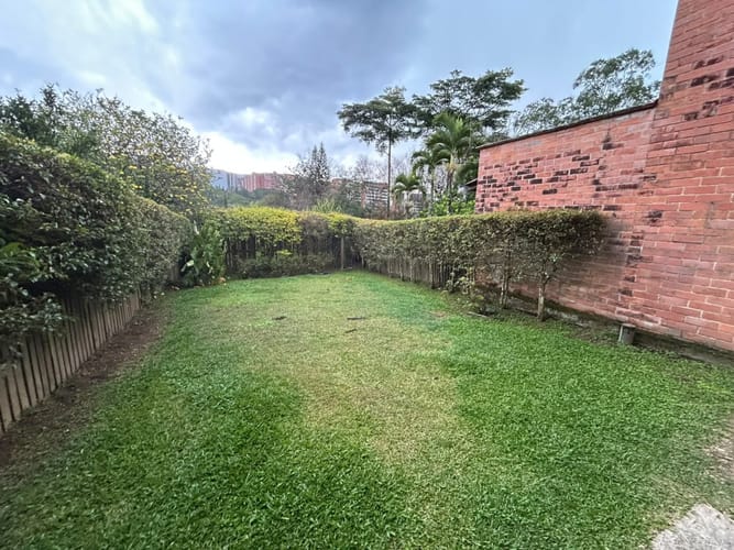 Casa de 3 alcobas en arriendo en San Sebastian, Envigado, 180 m² · foto 13 de 24
