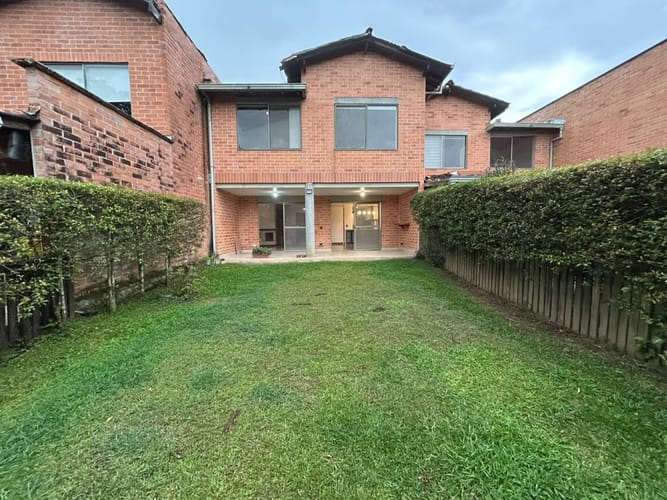 Casa de 3 alcobas en arriendo en San Sebastian, Envigado, 180 m² · foto 14 de 24