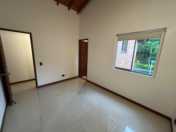 Casa de 3 alcobas en arriendo en San Sebastian, Envigado, 180 m² · foto 22 de 24